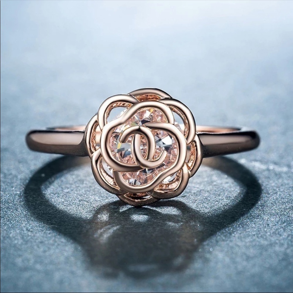 New Rose Gold Delicate Women’s Flower Style Ring